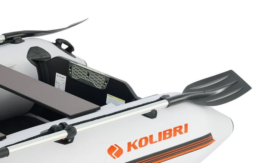 Bateau pneumatique &agrave; quille &agrave; moteur Kolibri KM-260D (Kolibri KM-260D Profi) gris clair avec plancher pliable Kolibri KM-260D Профи light gray фото
